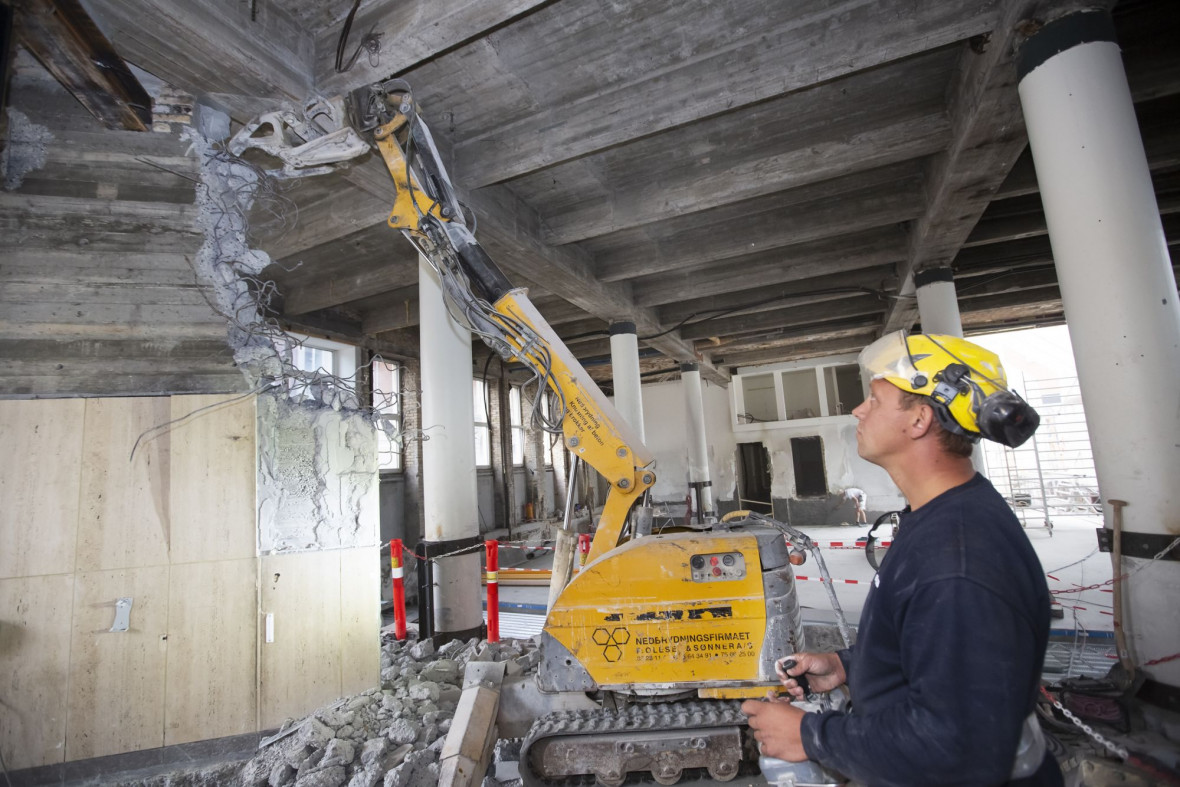 ....tear down that wall